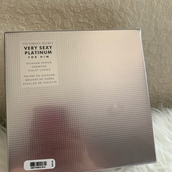 Victoria’s Secret very sexy for MEN - Picture 4 of 4